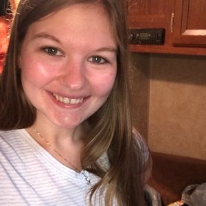 Meet your Posher, Casey